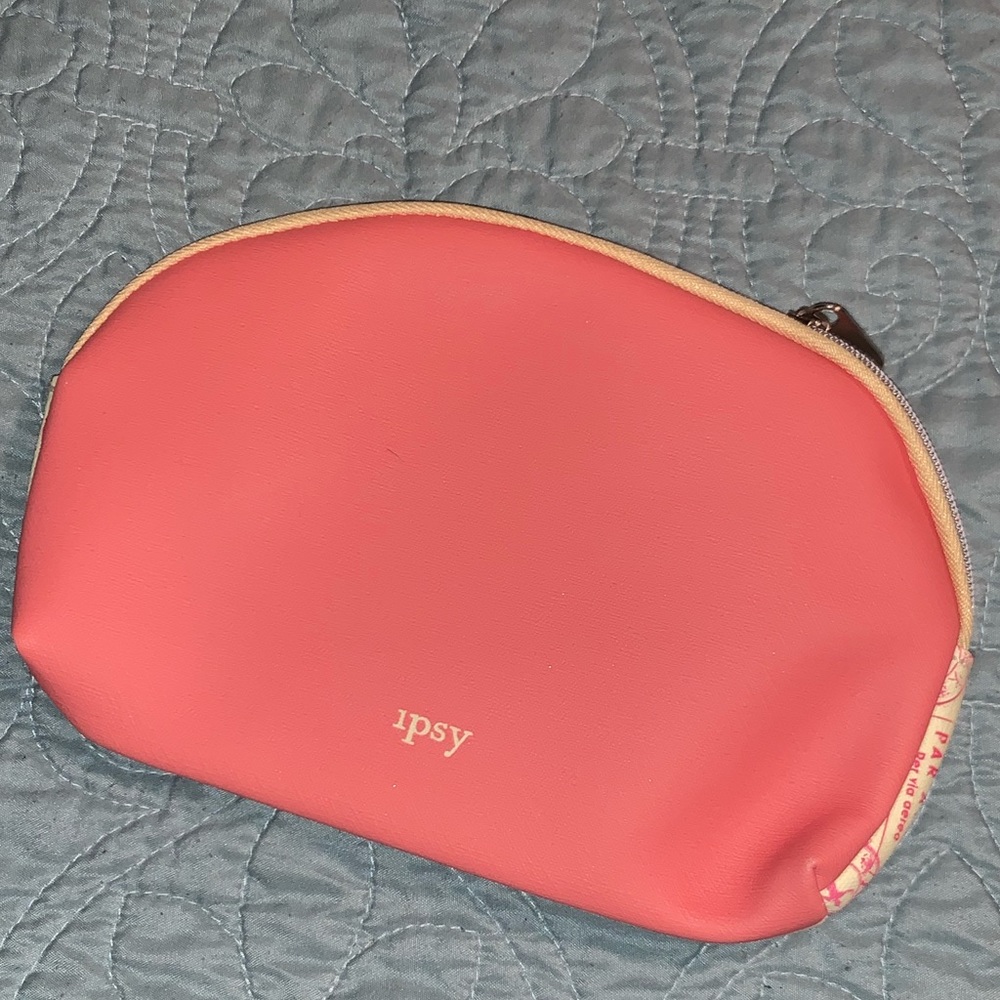 Cosmetic bag